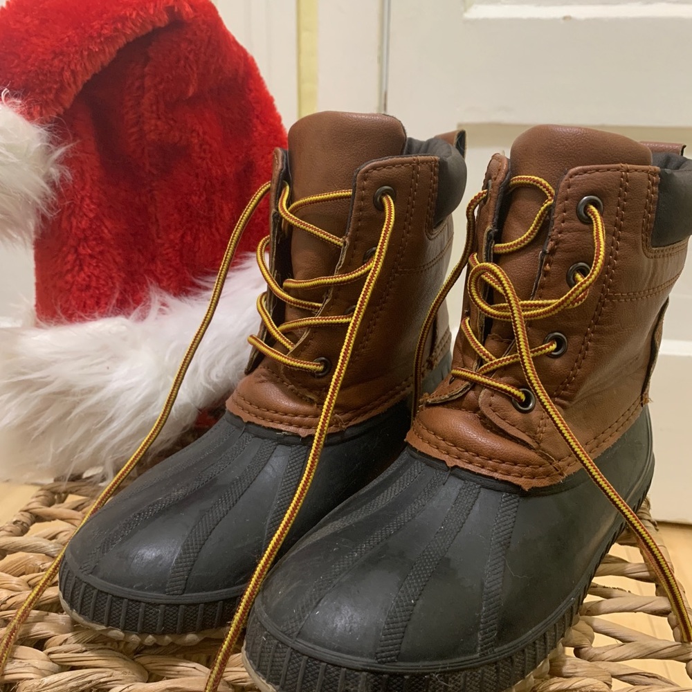 Gap kids boys duck boots size 1-2